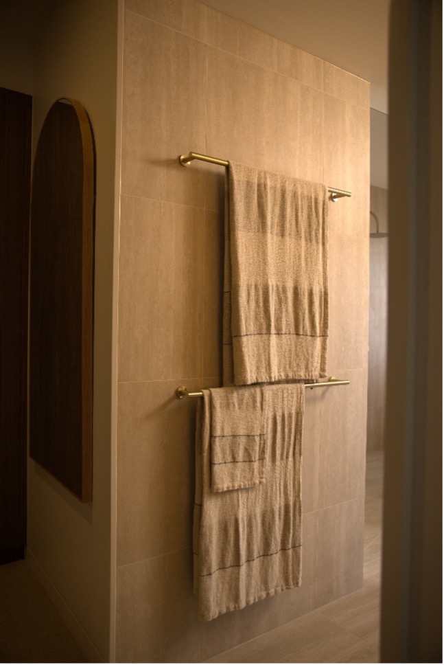 Lucent Argia single towel rail, 800mm, brushed gold, model 90909PBG